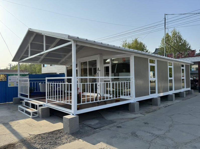 Gable roof of container houses